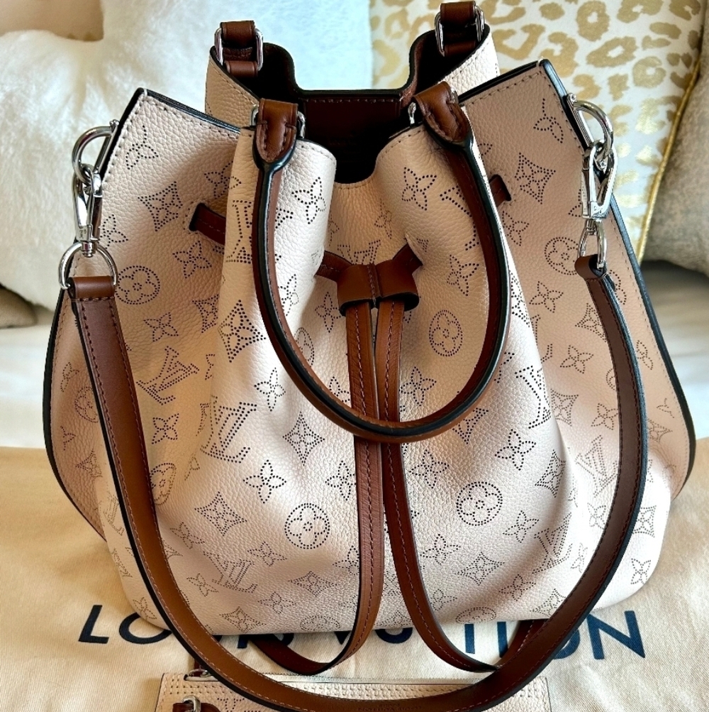 Louis Vuitton Girolata Mahina Bag (Mint Condition). Orig. $3950